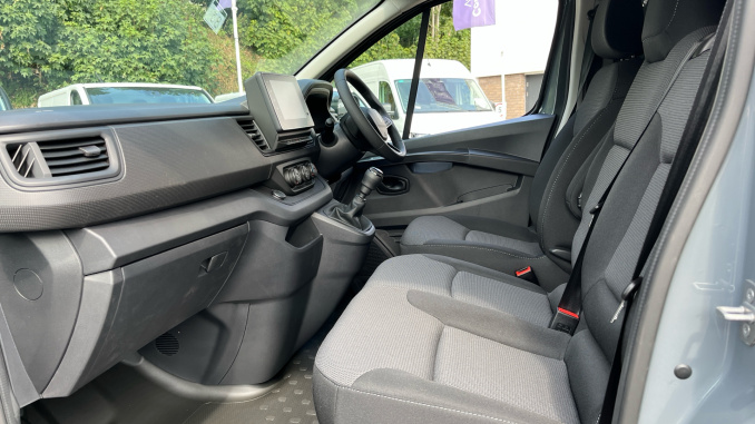 Renault Trafic Lwb Diesel LL30 Blue dCi 130 Advance [Safety] Van - Image 13
